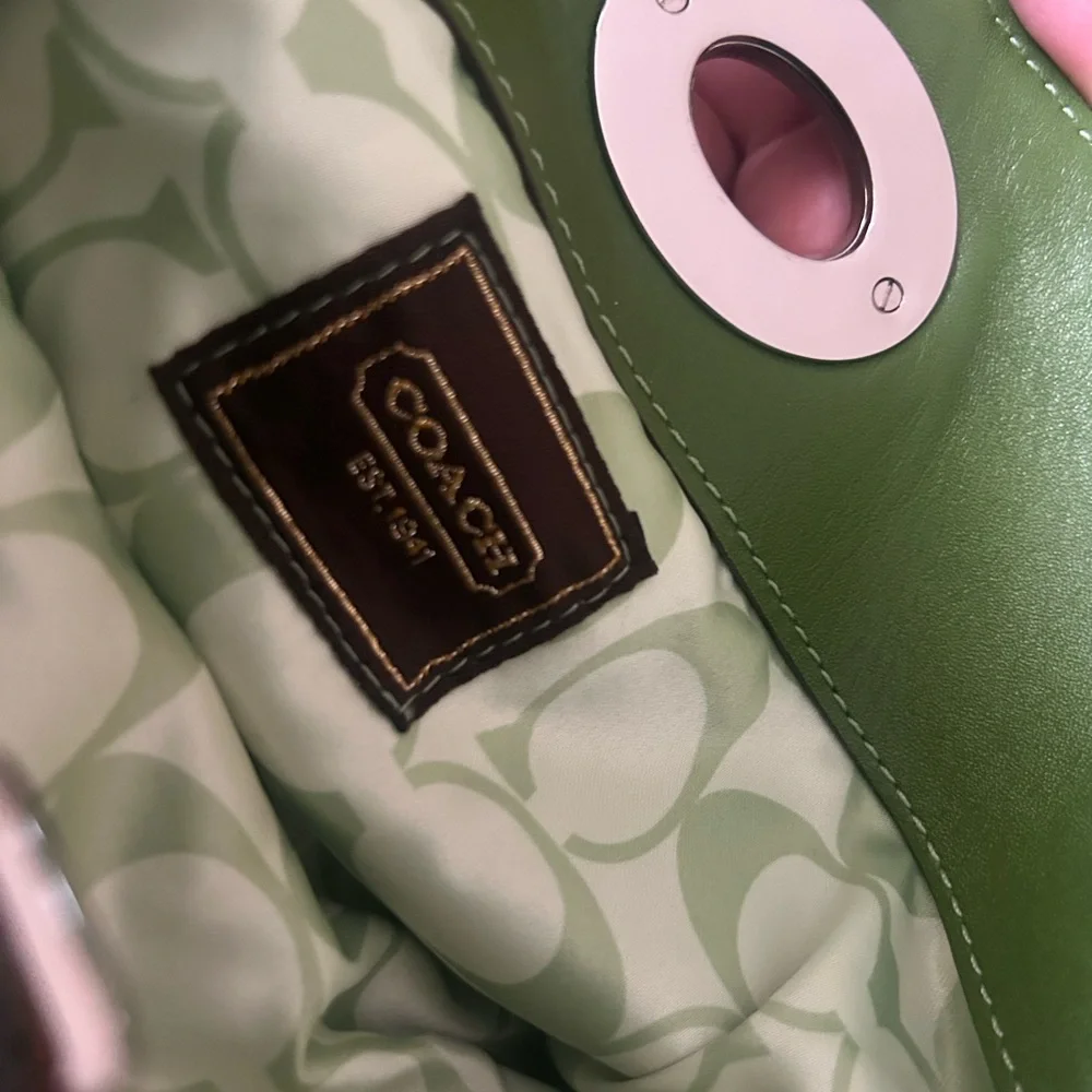 COACH Y2K GREEN LIKE NEW MADISON FOLD OVER CLUTCH - Picture 6 of 6